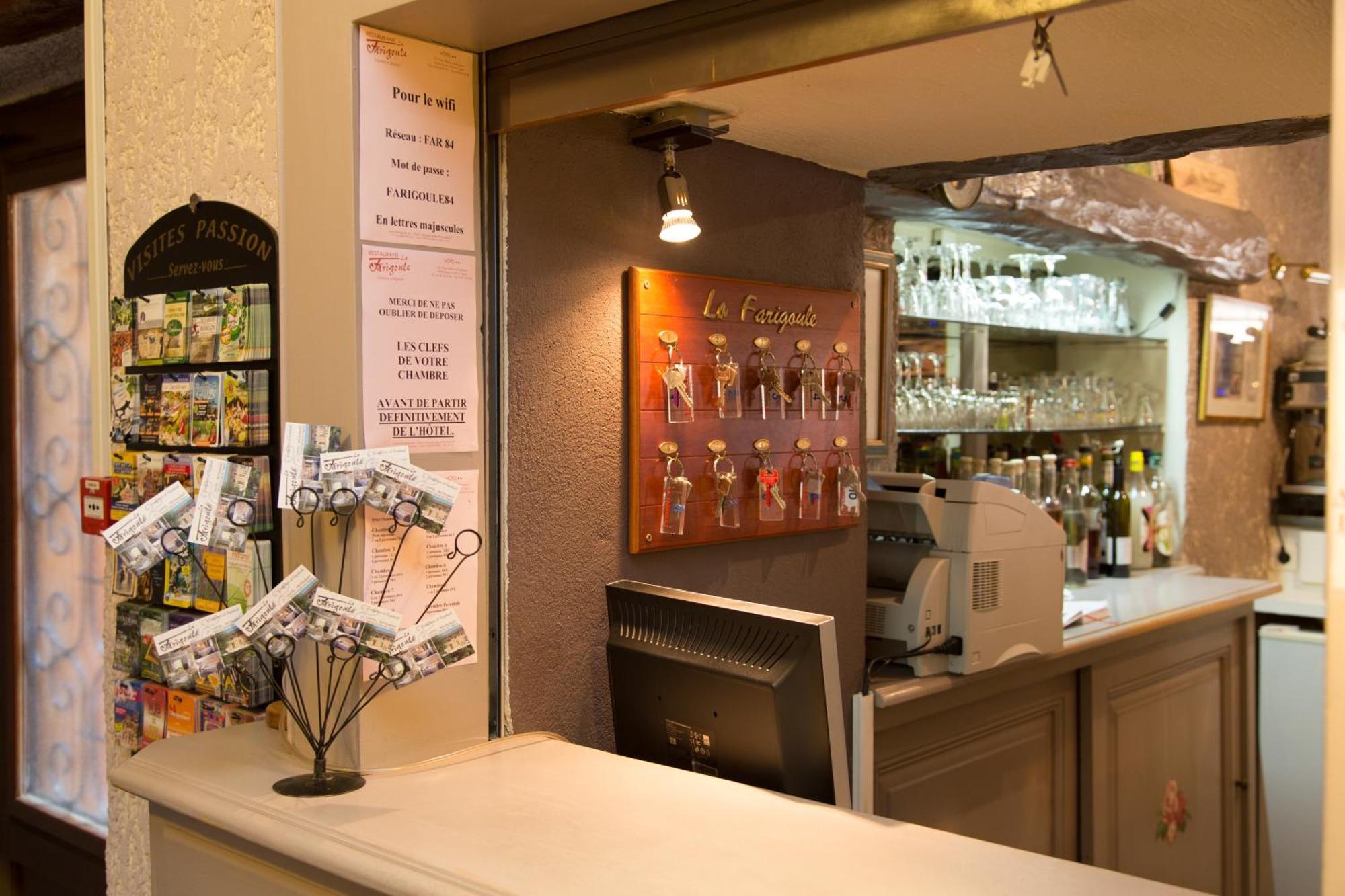 Logis Hotel Restaurant La Farigoule Sainte-Cecile-les-Vignes Bagian luar foto