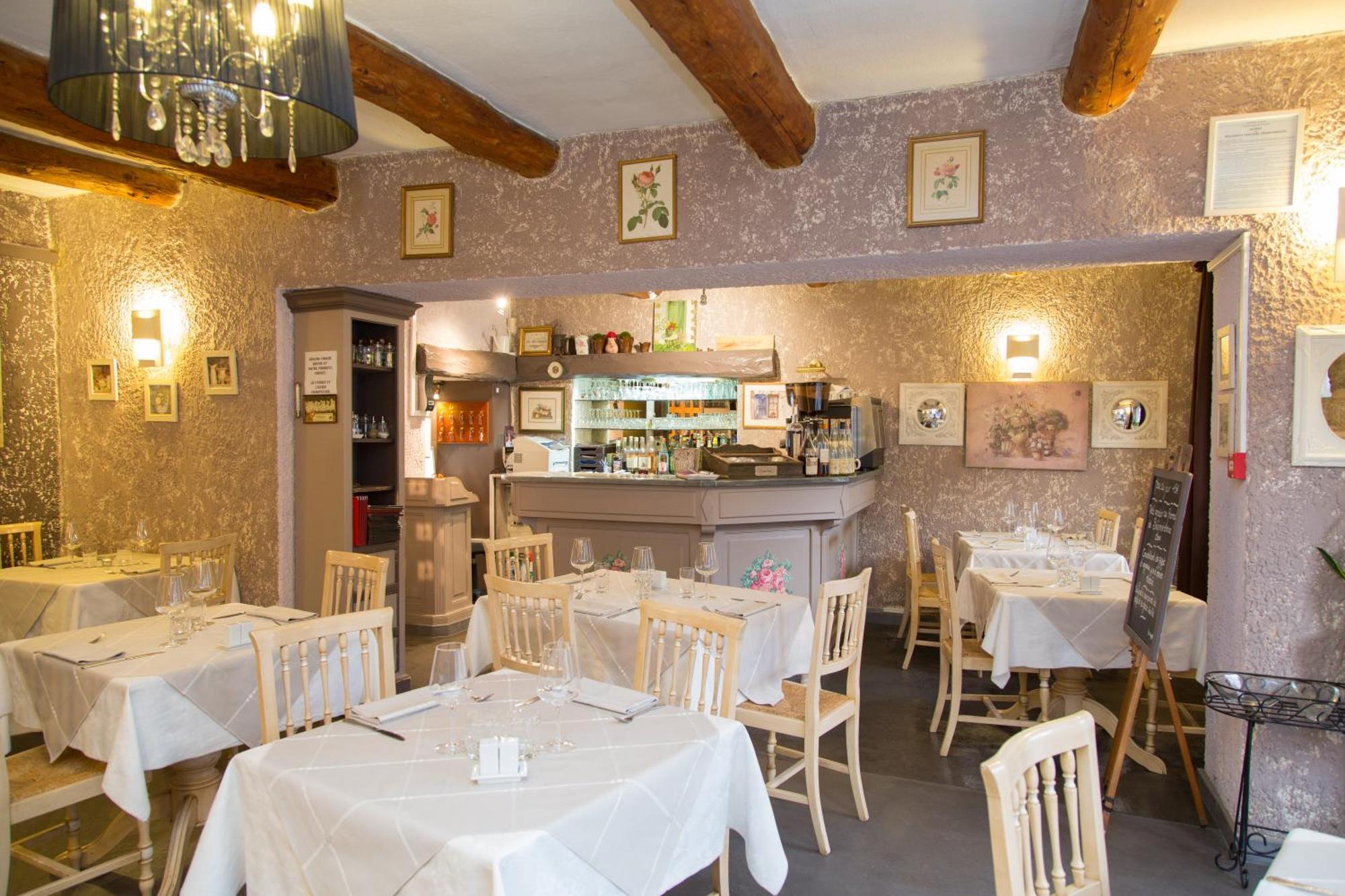 Logis Hotel Restaurant La Farigoule Sainte-Cecile-les-Vignes Bagian luar foto