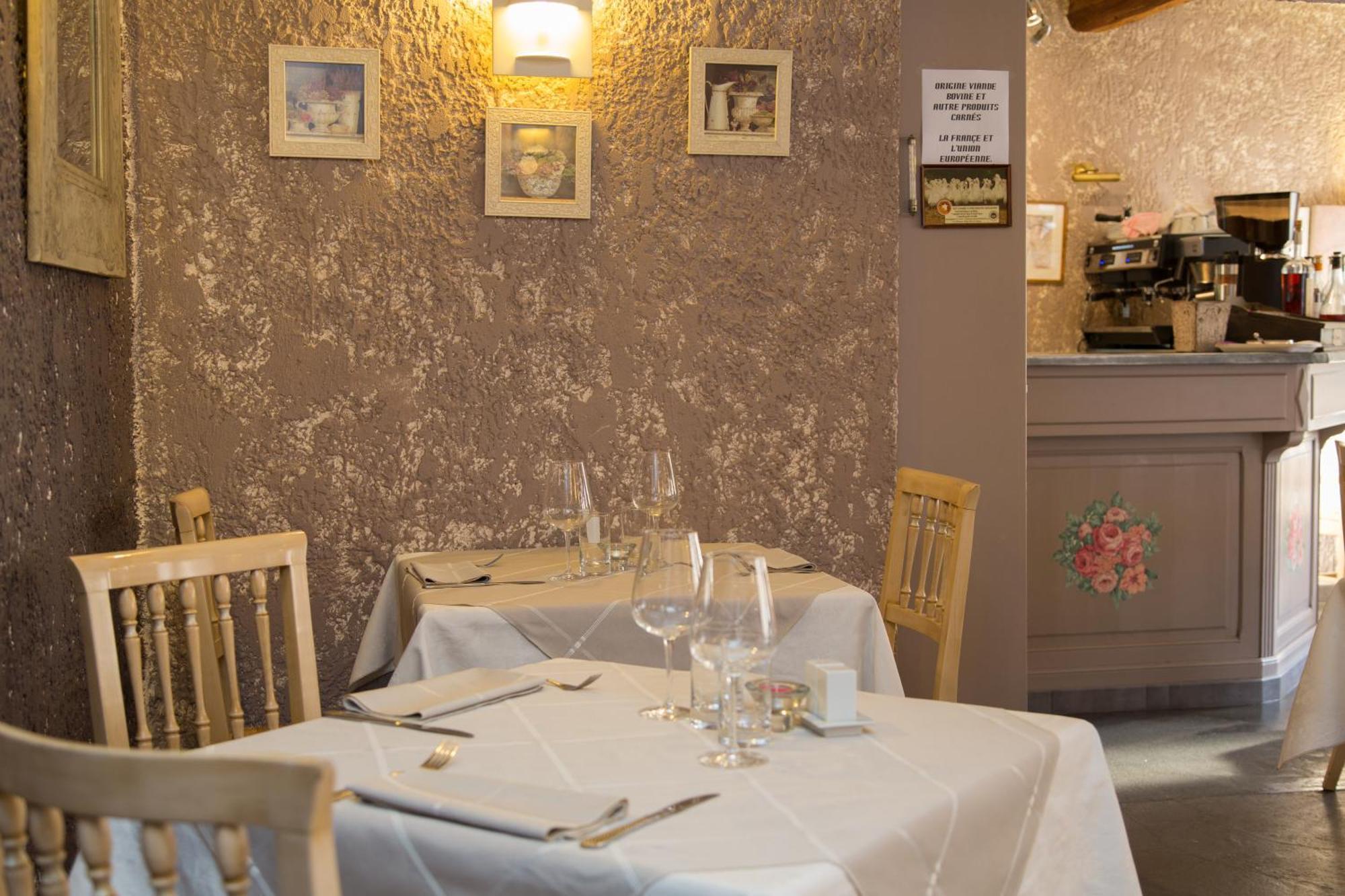 Logis Hotel Restaurant La Farigoule Sainte-Cecile-les-Vignes Bagian luar foto