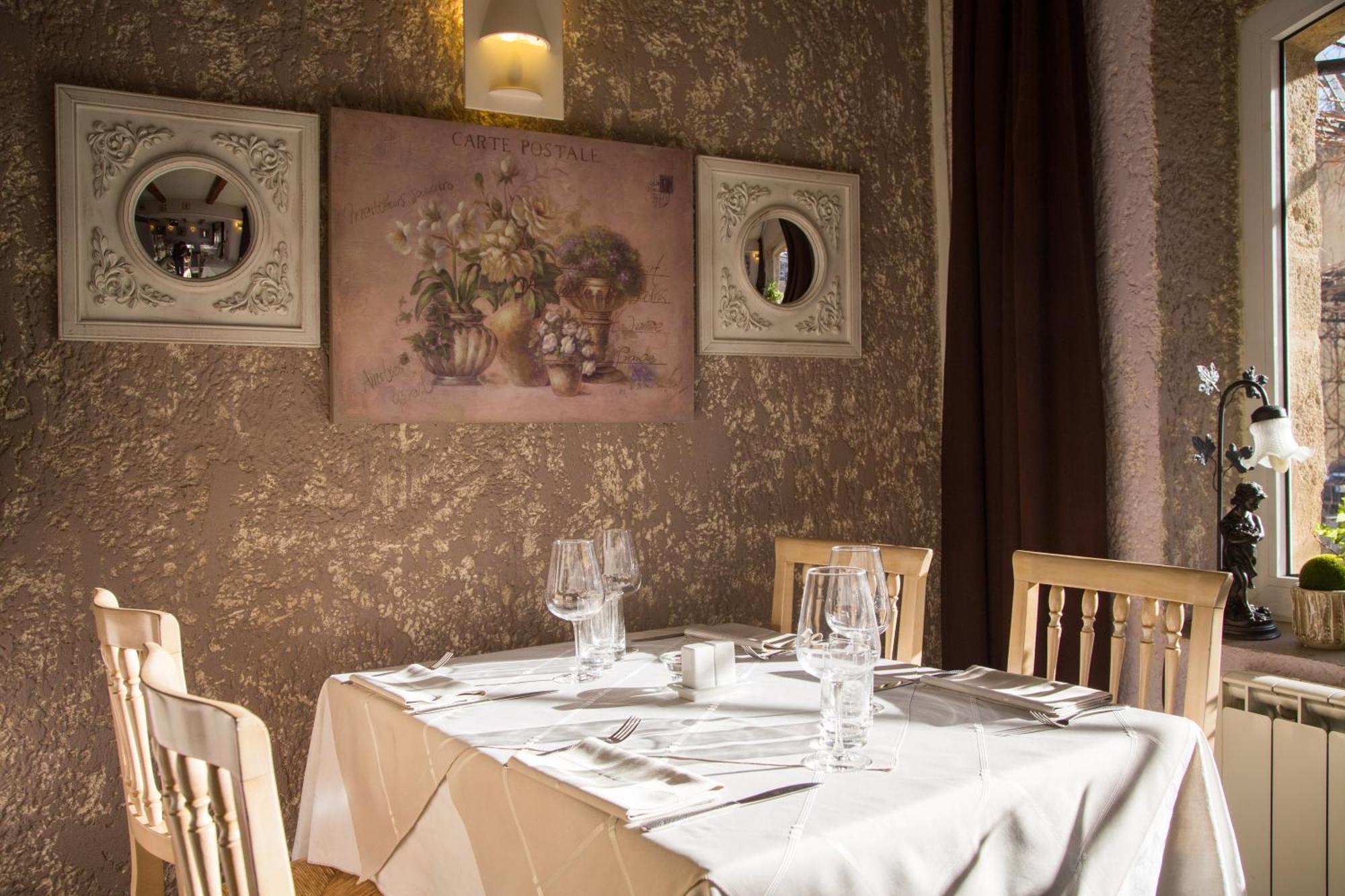 Logis Hotel Restaurant La Farigoule Sainte-Cecile-les-Vignes Bagian luar foto