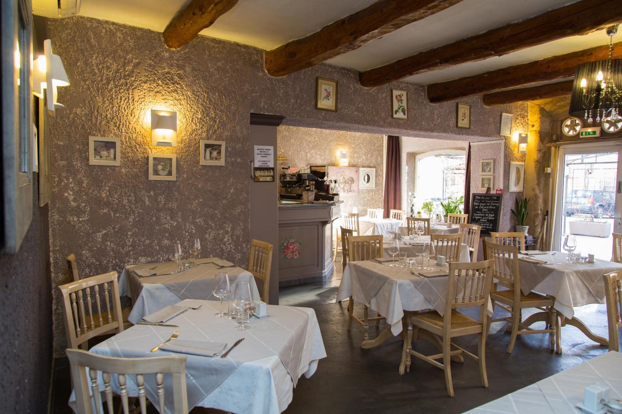 Logis Hotel Restaurant La Farigoule Sainte-Cecile-les-Vignes Bagian luar foto