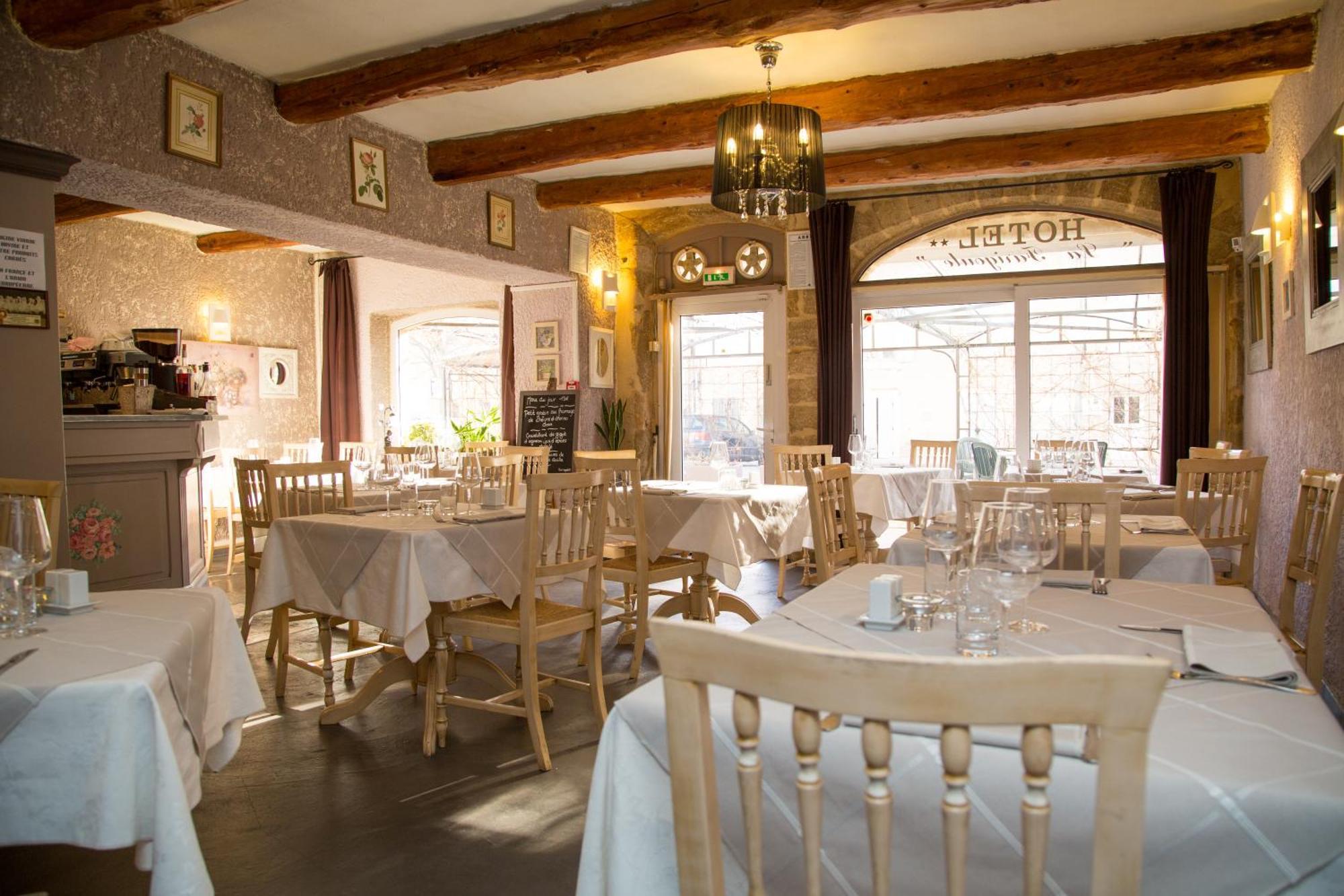 Logis Hotel Restaurant La Farigoule Sainte-Cecile-les-Vignes Bagian luar foto