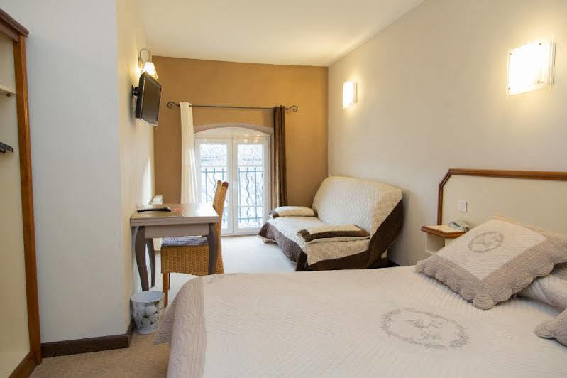 Logis Hotel Restaurant La Farigoule Sainte-Cecile-les-Vignes Bagian luar foto