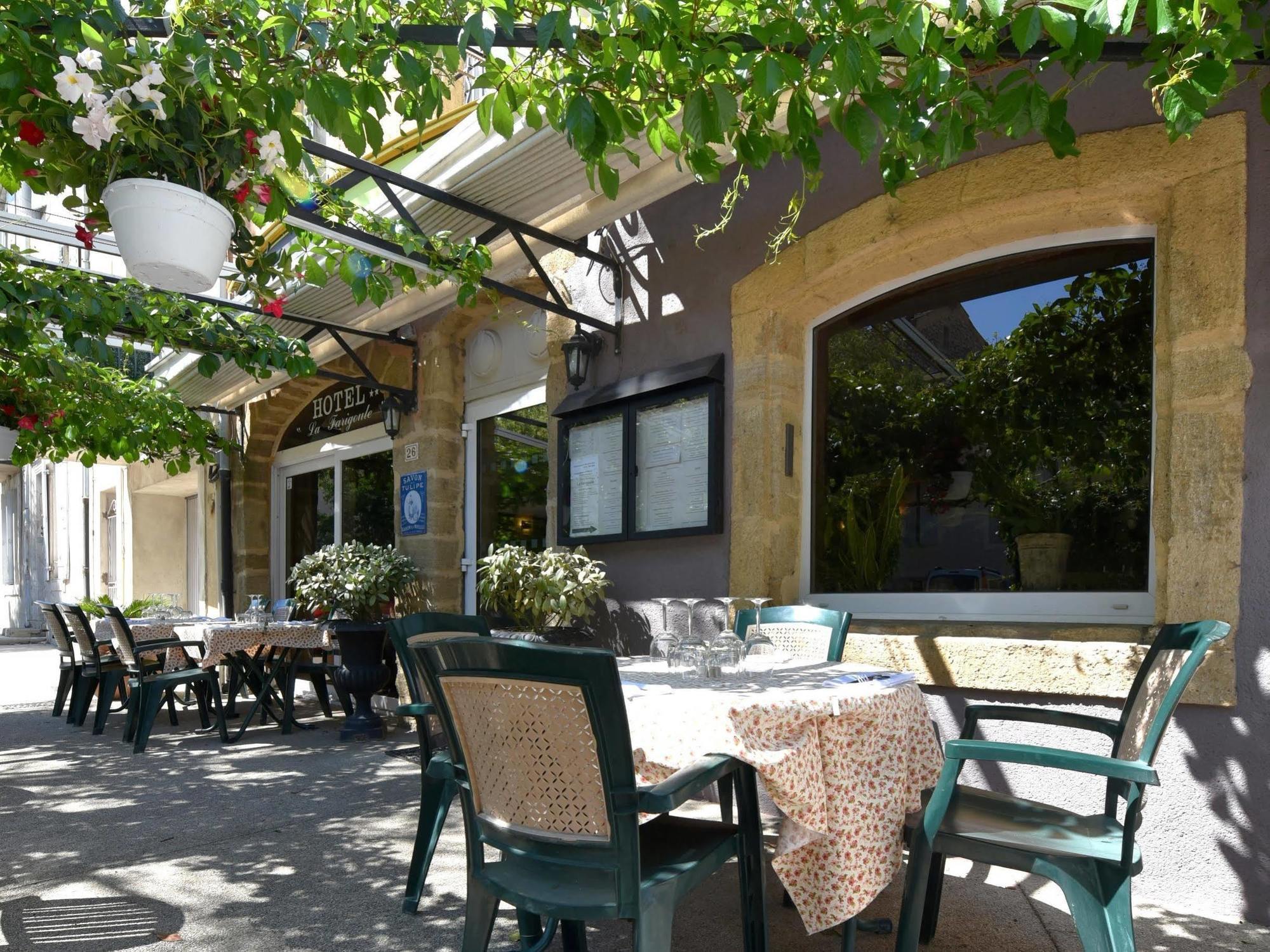 Logis Hotel Restaurant La Farigoule Sainte-Cecile-les-Vignes Bagian luar foto