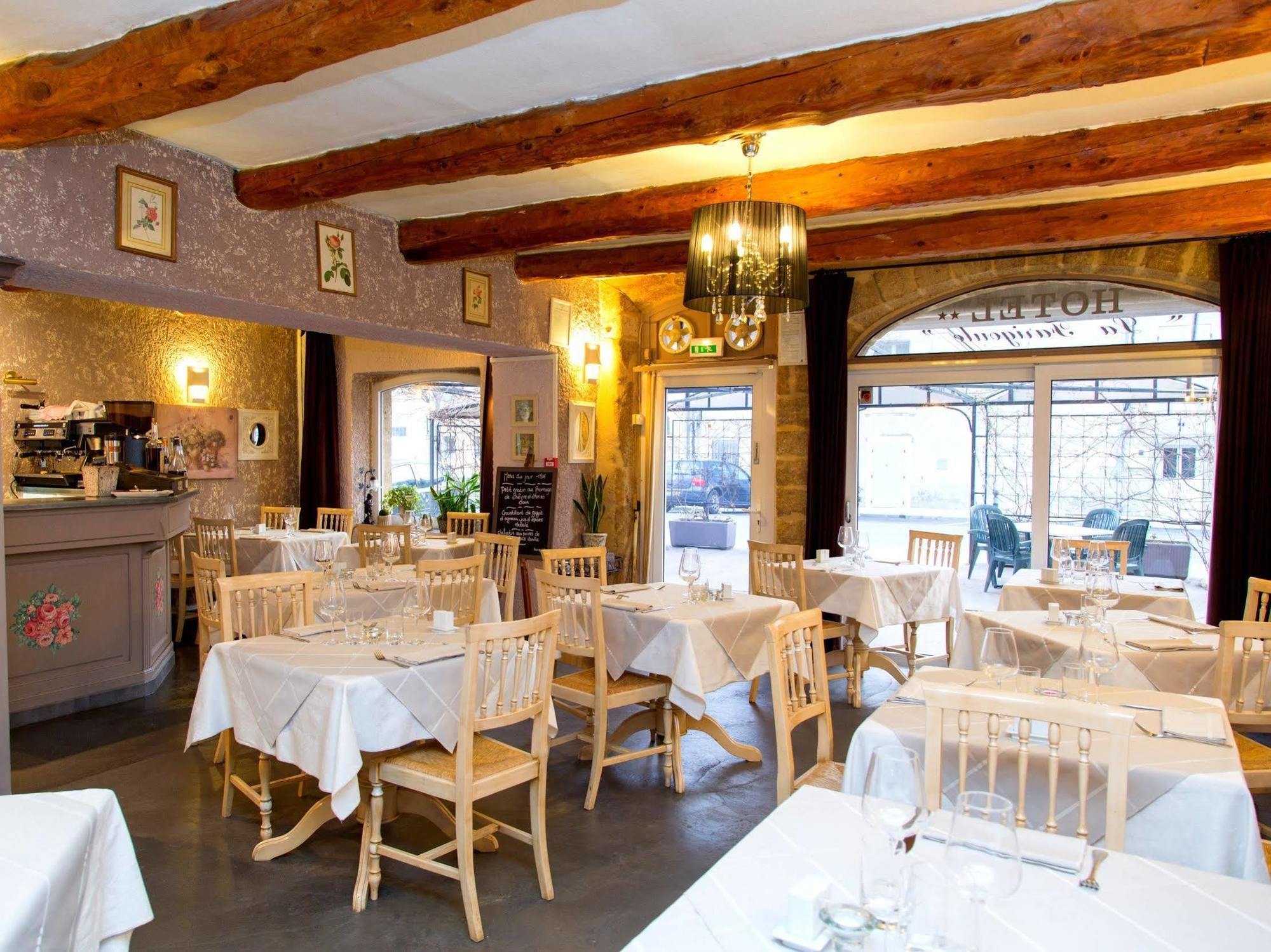Logis Hotel Restaurant La Farigoule Sainte-Cecile-les-Vignes Bagian luar foto