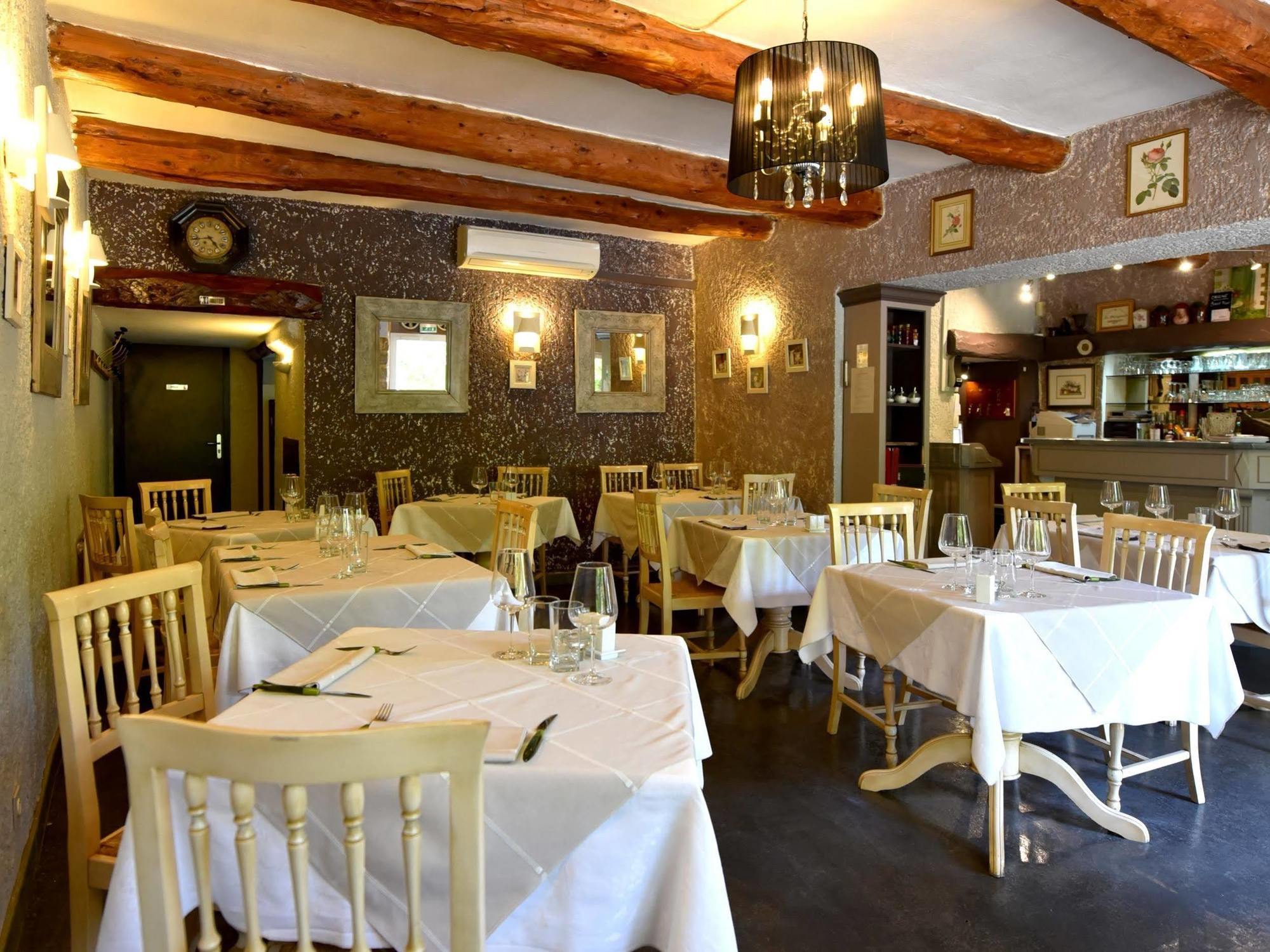Logis Hotel Restaurant La Farigoule Sainte-Cecile-les-Vignes Bagian luar foto