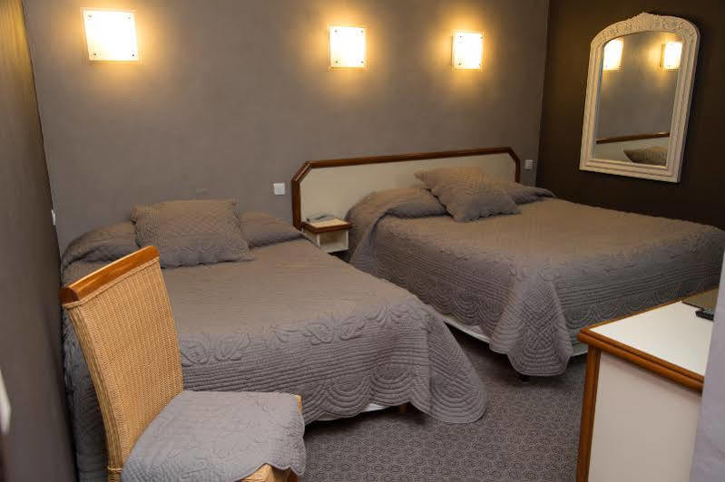 Logis Hotel Restaurant La Farigoule Sainte-Cecile-les-Vignes Bagian luar foto